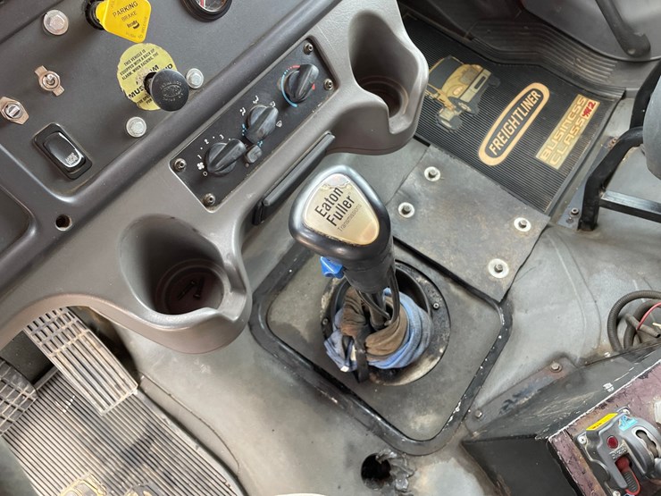 2005-caterpillar-c13-image-55