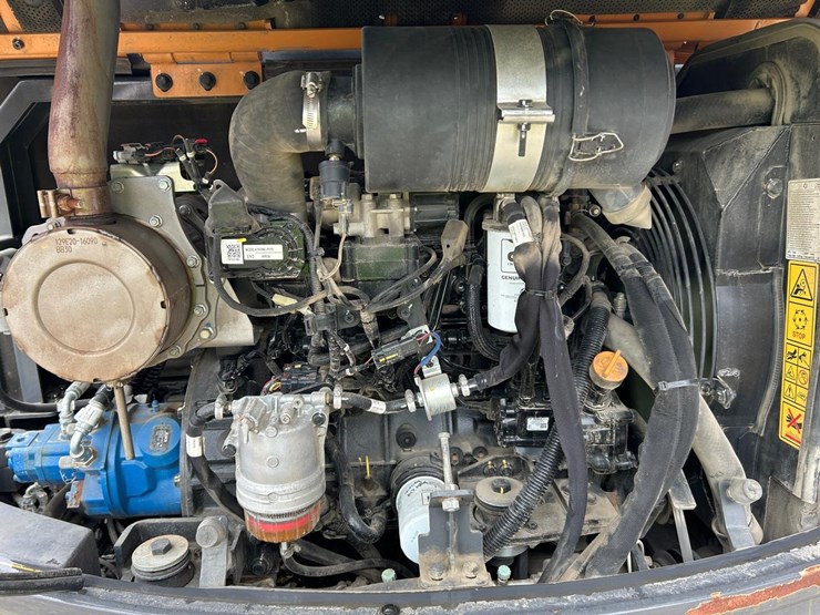 2019-case-cx57c-image-15