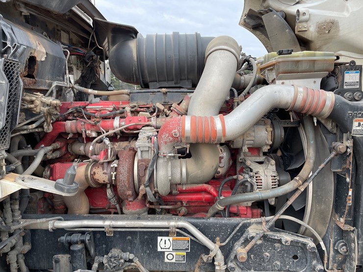 2016-kenworth-t660-image-34