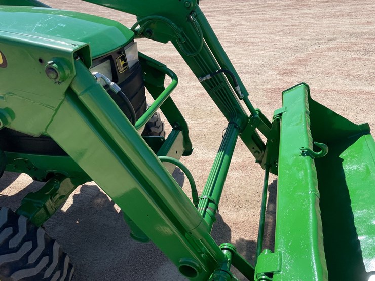 john-deere-4200-image-22