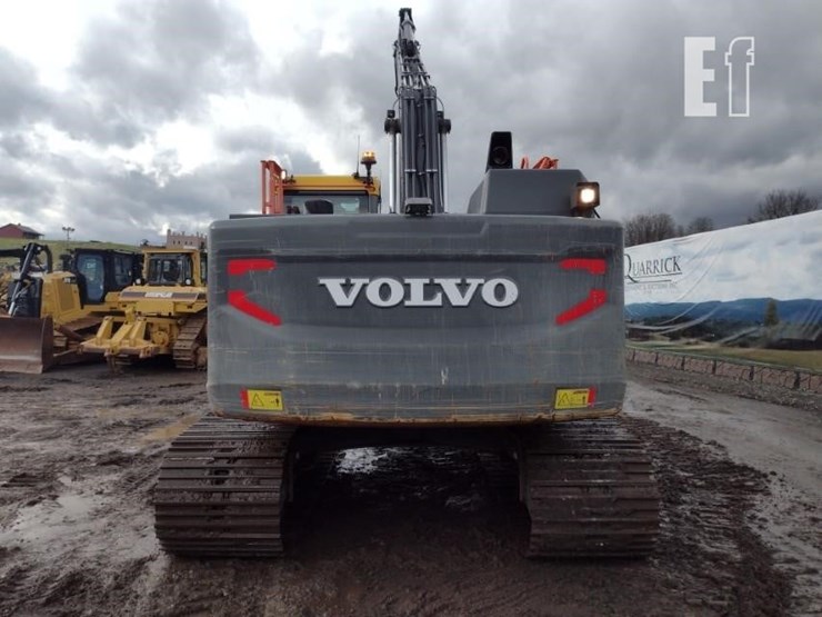 2020-volvo-ec220e-lr-image-57