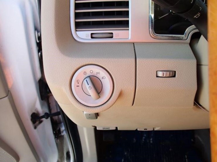 2009-lincoln-navigator-image-17