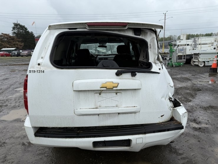 2013-chevrolet-tahoe-image-5