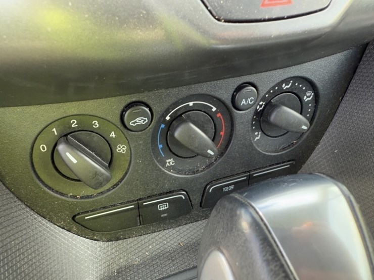 2016-ford-transit-connect-image-28