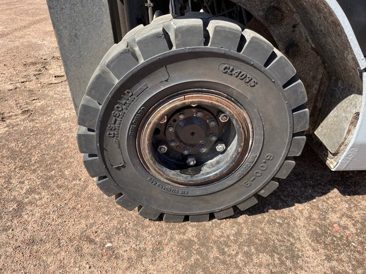 #1136-•-unicarriers-lp-forklift-image-36