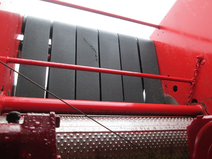 new-holland-br7060-image-31