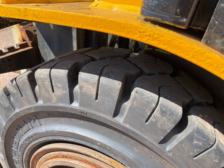 #1137-•-yale-4,000lb-lp-forklift-image-17