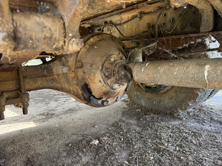 1982-ford-f700-image-19