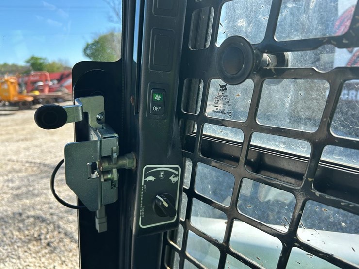 2019-bobcat-t595-image-22