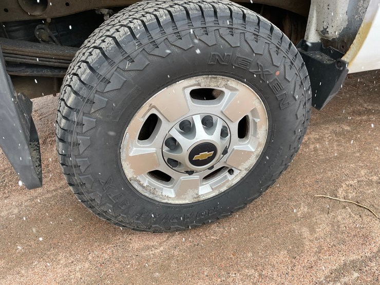 2015-chevrolet-silverado-2500-image-25