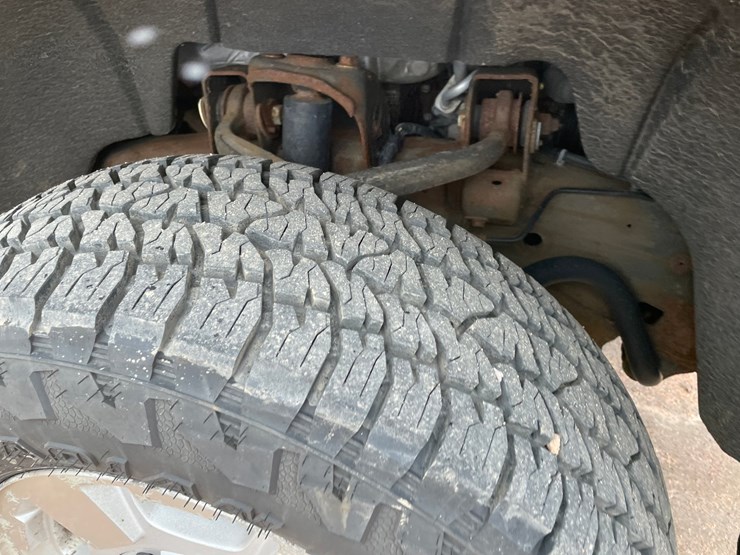 2015-chevrolet-silverado-2500-image-32