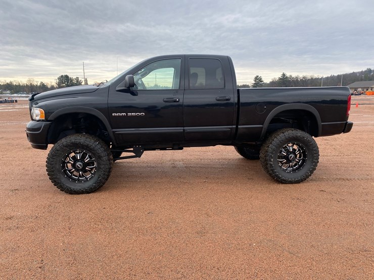 2005-dodge-2500-image-9