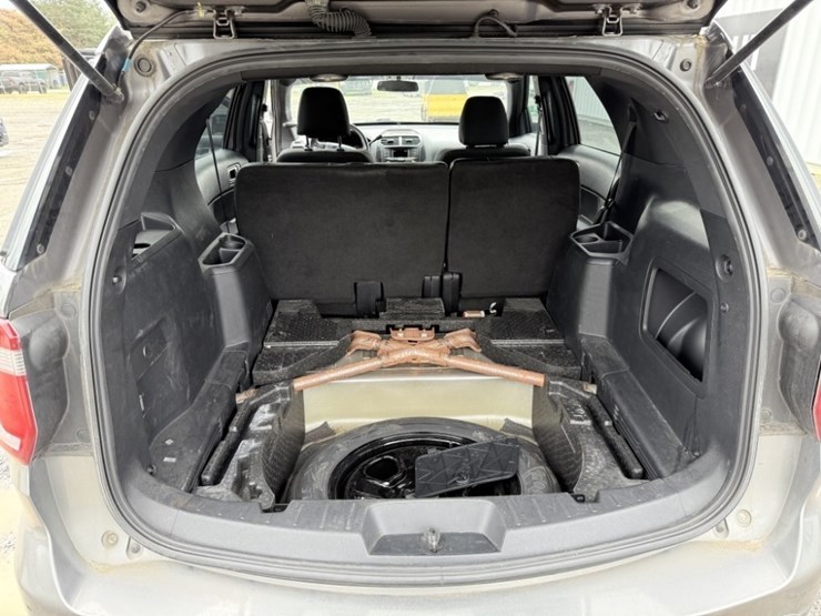 2017-ford-explorer-image-22