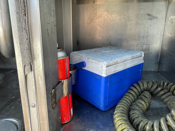 1994-walker-tanker-image-18