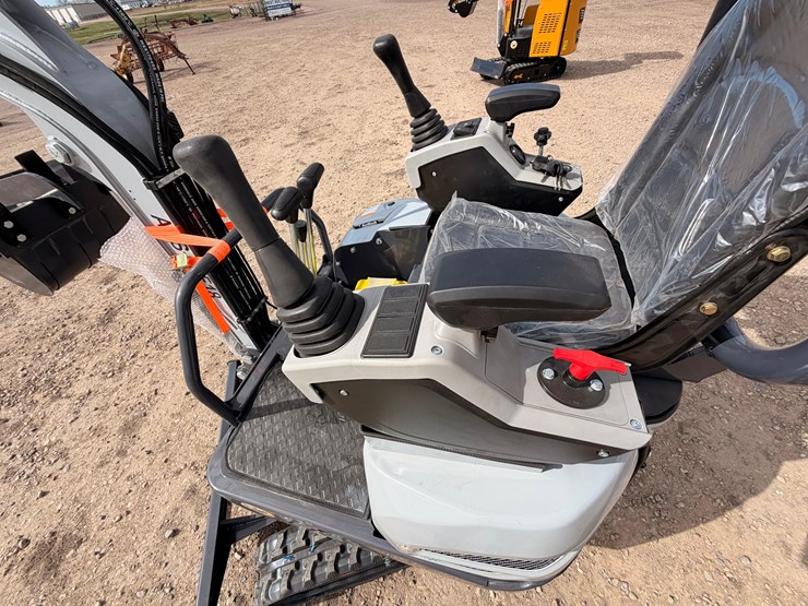 unused-2026-landhero-ats-me18-mini-excavator-image-16