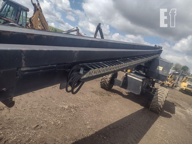 2013-jlg-800s-image-34