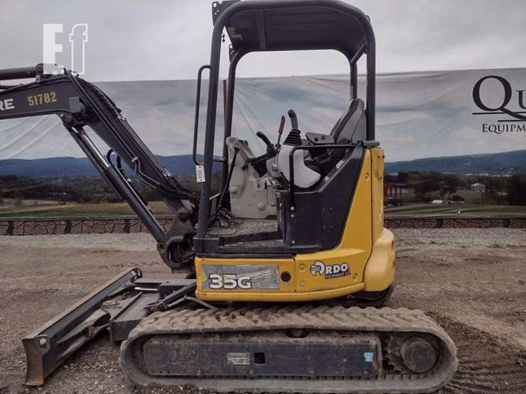 2020-deere-35g-image-11