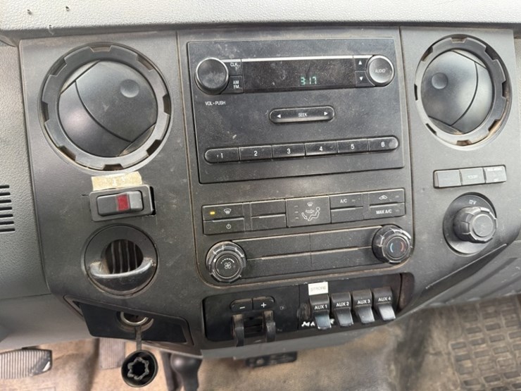 2015-ford-f550-sd-image-34