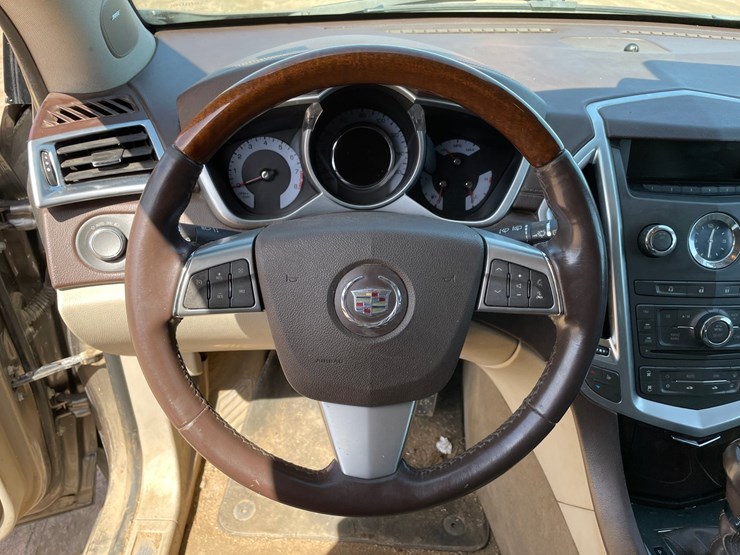 2011-cadillac-srx-image-29