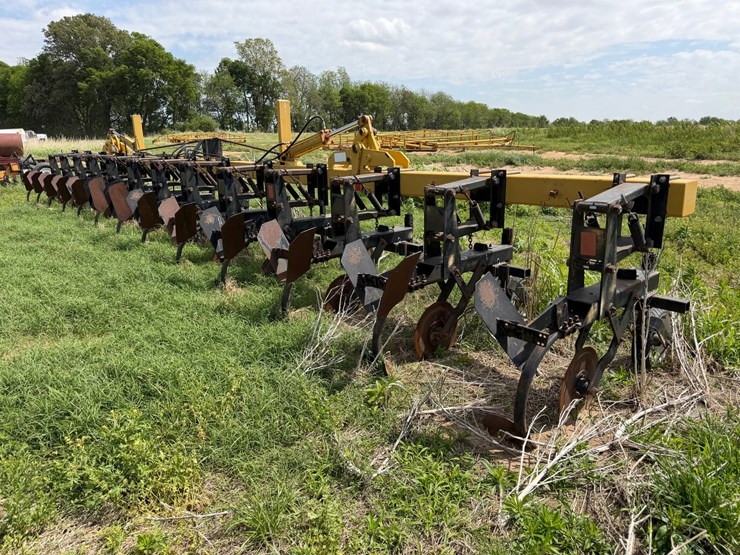 2000-landoll-2000-image-3