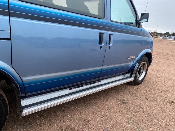 1985-chevrolet-astro-image-22