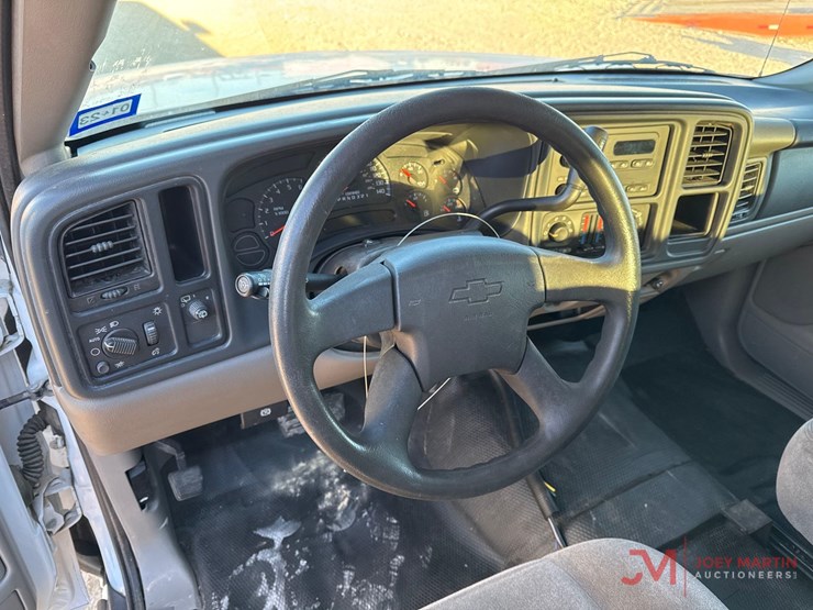 2006-chevrolet-tahoe-image-14