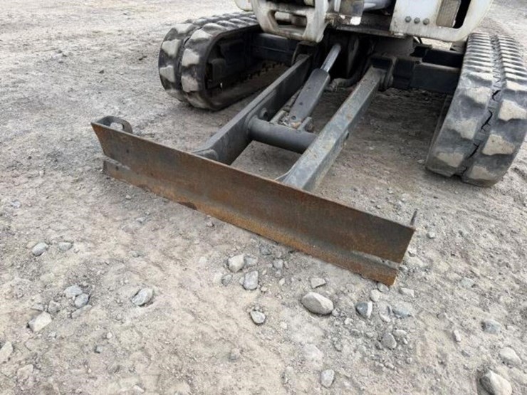 2013-bobcat-324-image-24