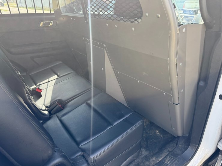 2018-ford-explorer-image-34