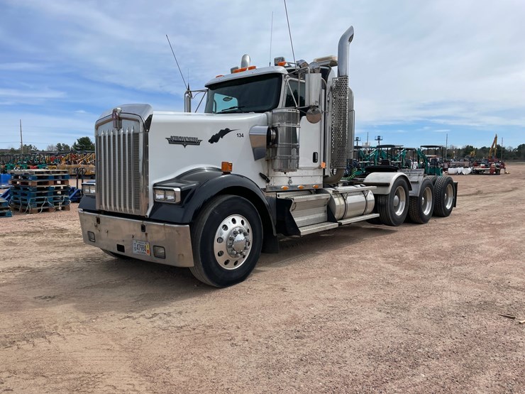 2009-kenworth-w900-image-1