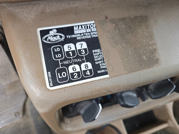 #22589-•-2006-mack-cv713-granite-roll-off-truck-image-46