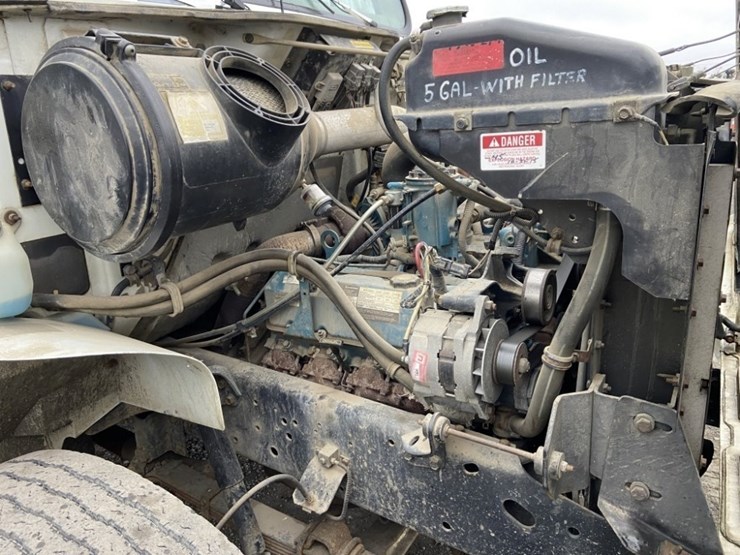 1995-international-4700-image-32