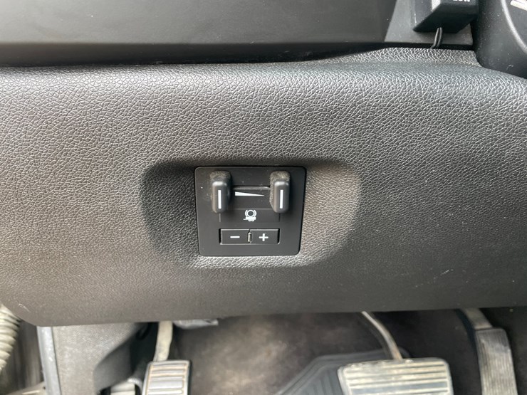 2013-chevrolet-silverado-2500hd-image-45