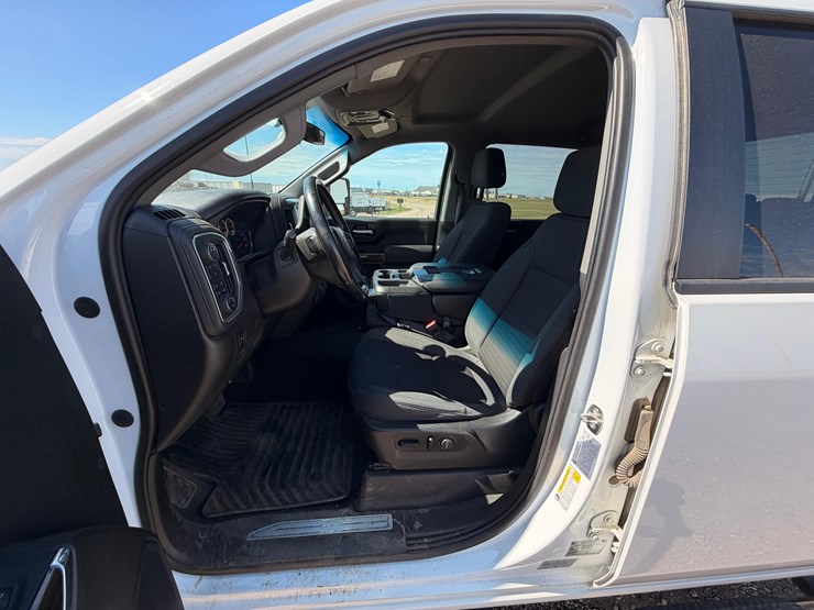 2022-chevrolet-silverado-2500-image-16