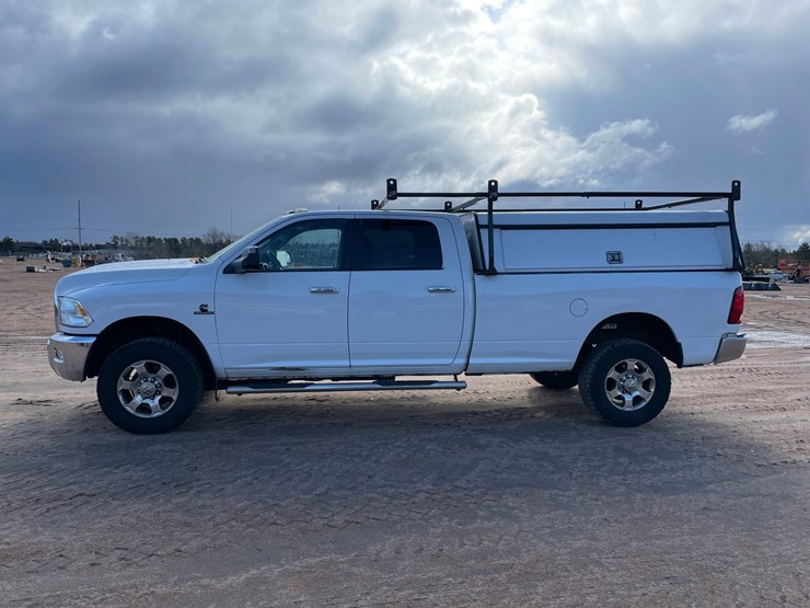 2014-dodge-ram-3500-image-2