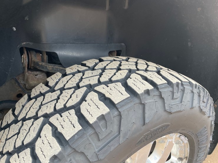 2013-chevrolet-silverado-2500hd-image-34