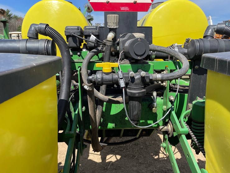 john-deere-7200-image-35