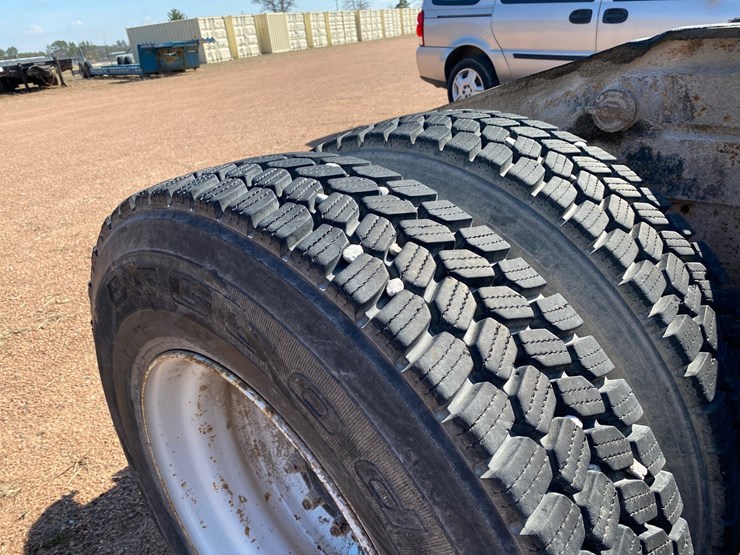 1993-international-8100-image-19