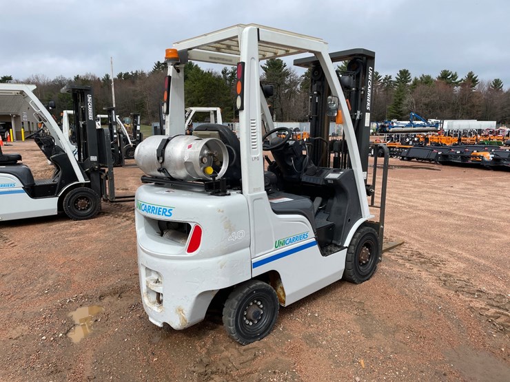#1165-•-unicarriers-3,450-lbs-lp-forklift-image-5