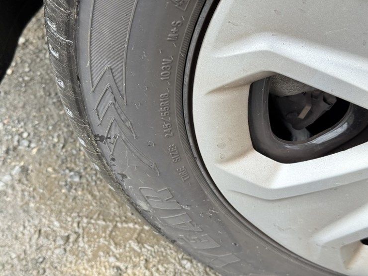 2017-ford-explorer-image-18