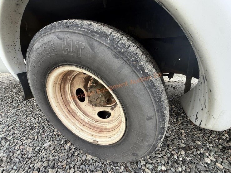 2010-ford-e450-image-19