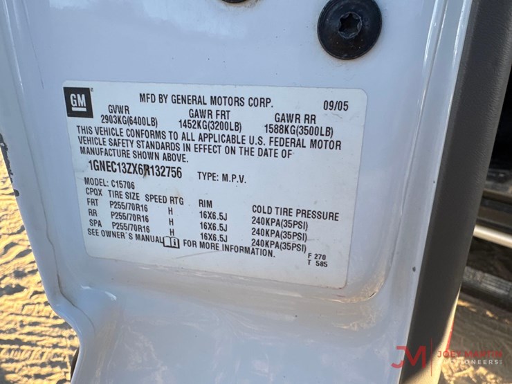 2006-chevrolet-tahoe-image-17