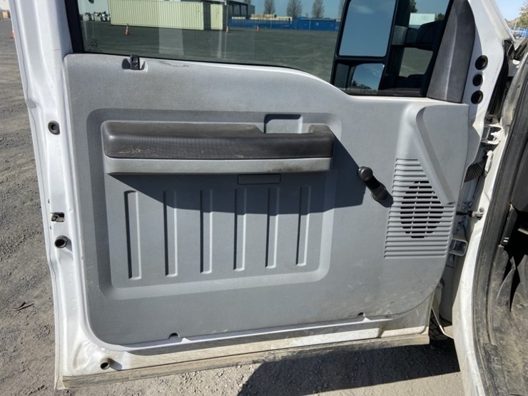 2014-ford-f250-xl-image-22