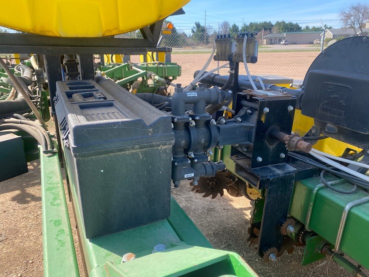 john-deere-7200-image-31