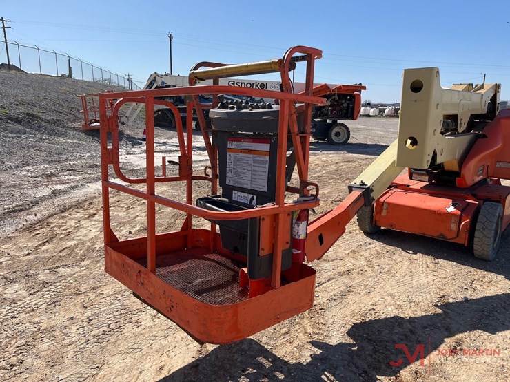 2020-jlg-e400a-image-9