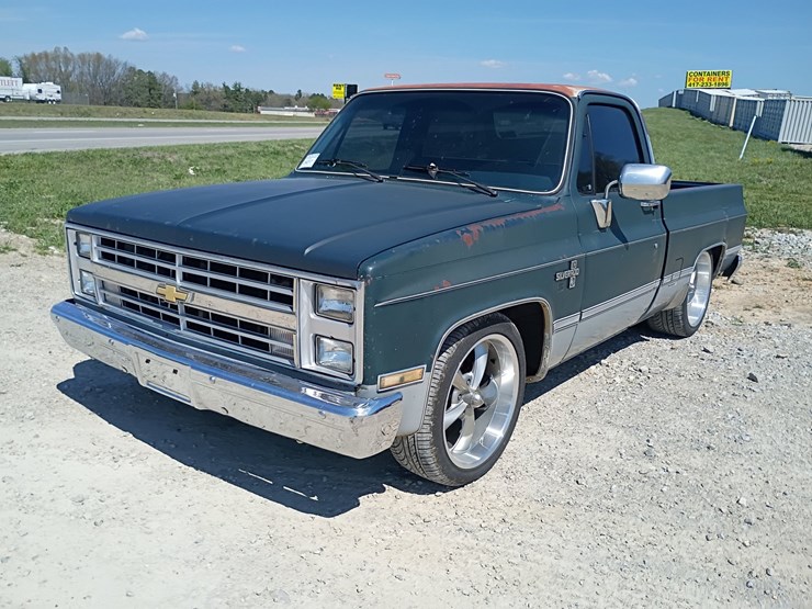 1982-chevrolet-c10-image-1