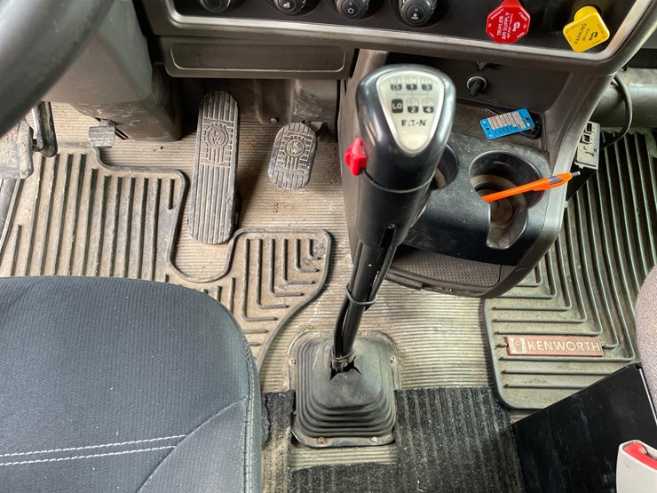 2016-kenworth-t660-image-59