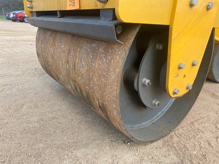 #1299-•-2007-fland-dual-vibrating-roller-image-11