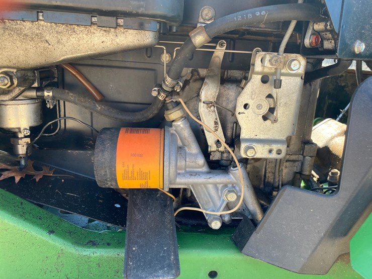 john-deere-325-image-24