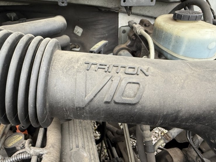 2000-ford-f450-image-14