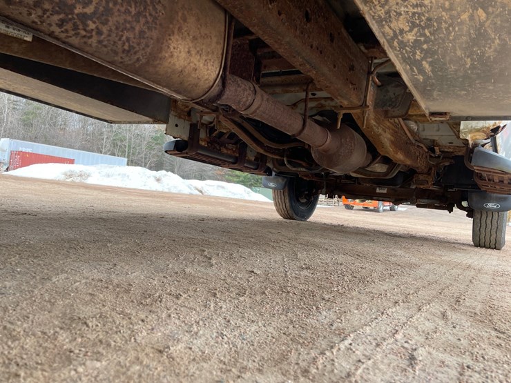 2004-ford-f550-image-26